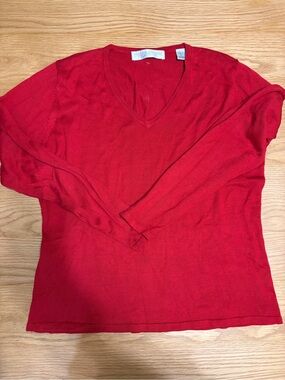 Silk Valerie Stevens Classic Red V-Neck Knit Sweater